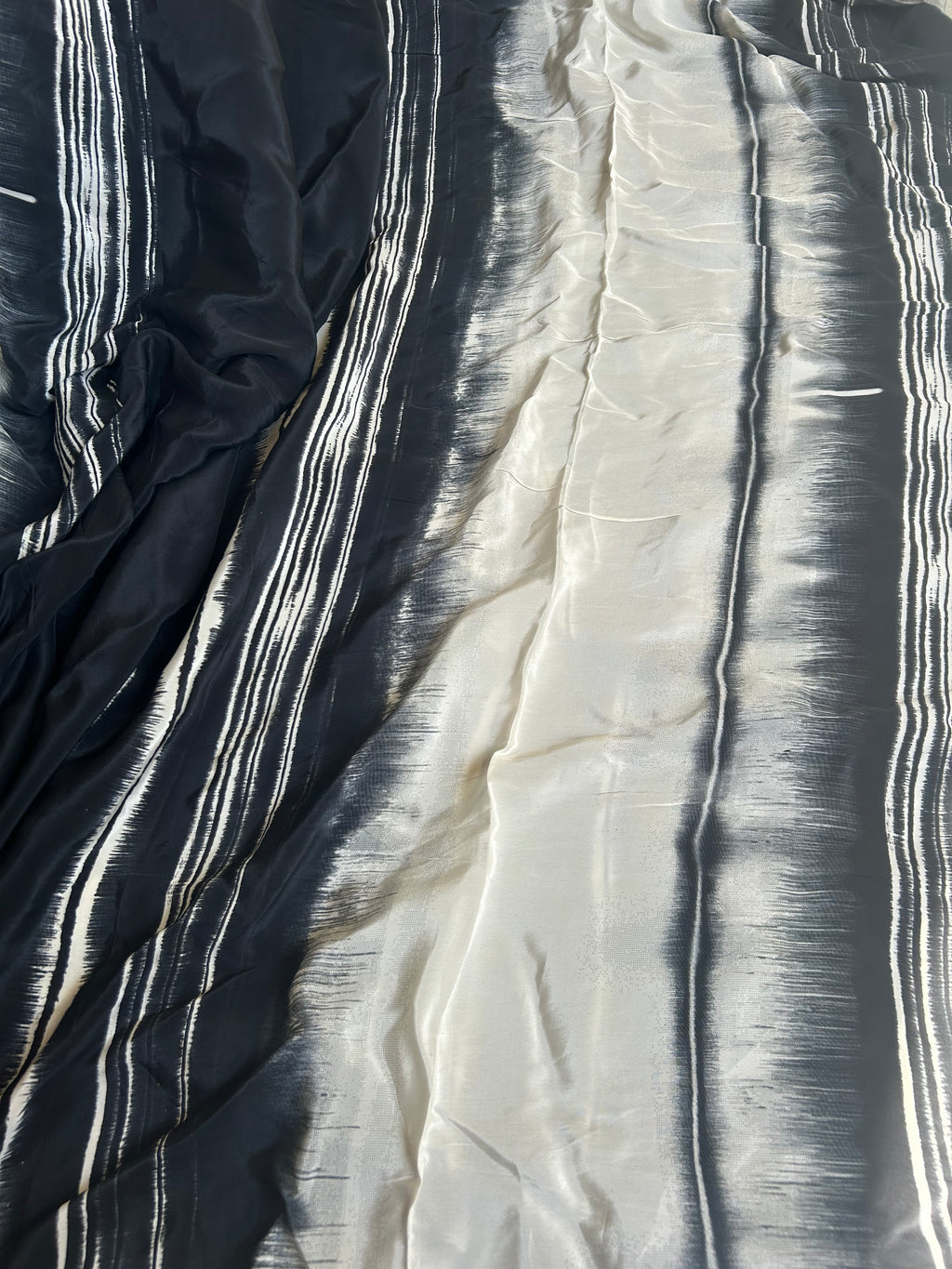 Amour Crepe Print